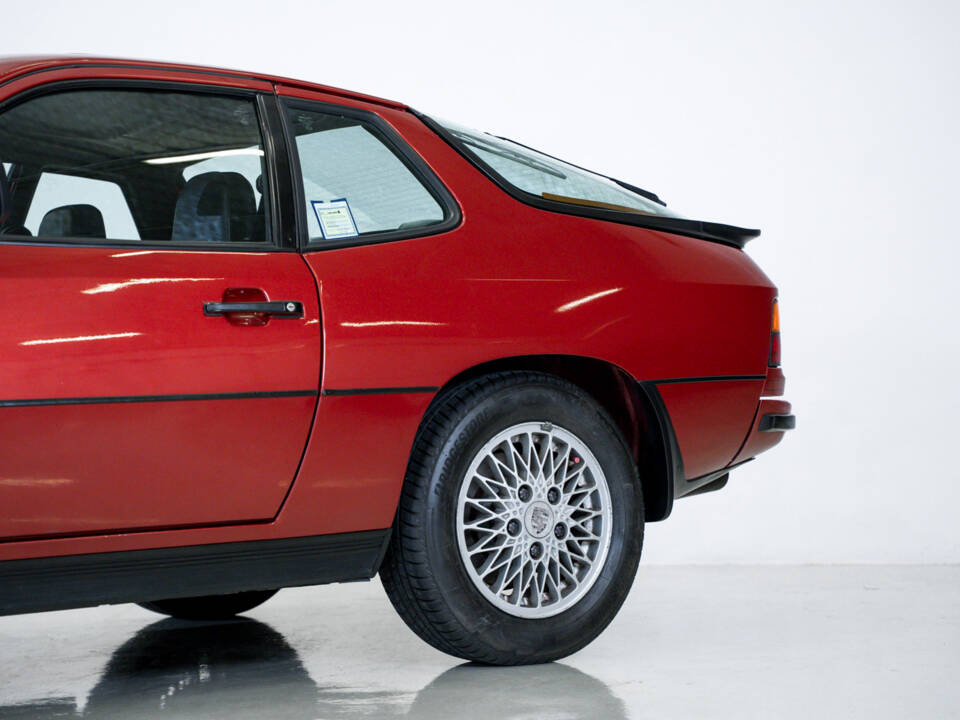 Image 11/93 of Porsche 924 Turbo (1982)