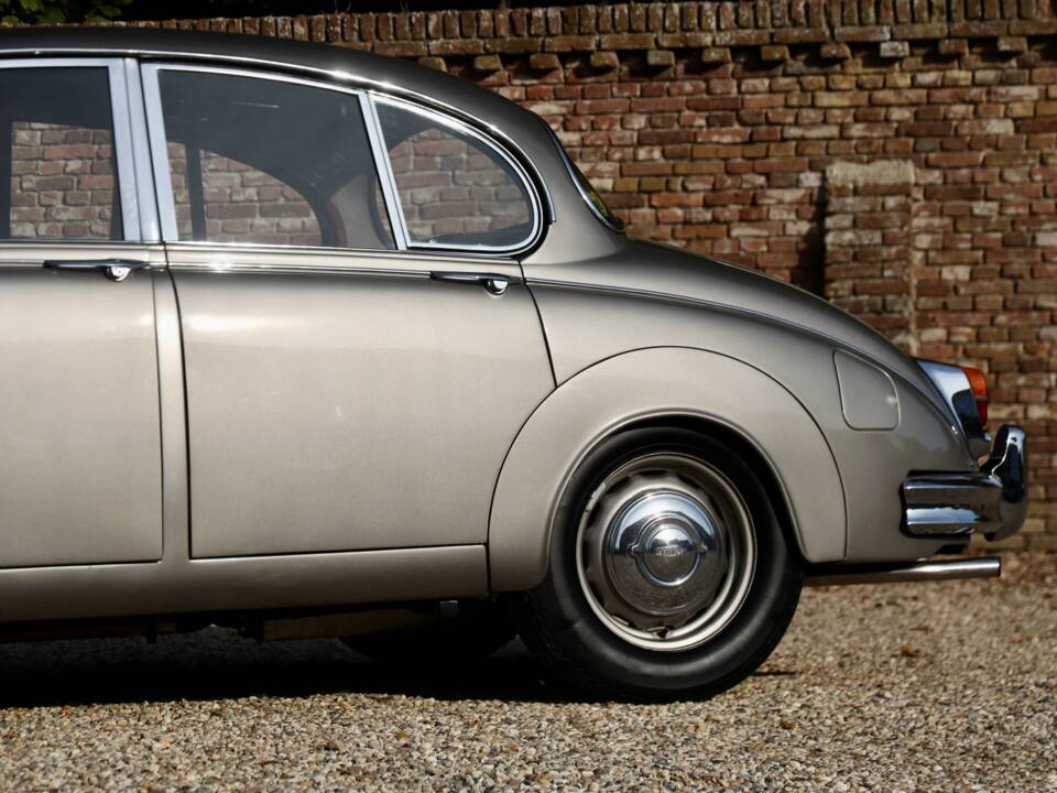 Image 7/50 of Jaguar Mk II 3.4 (1966)