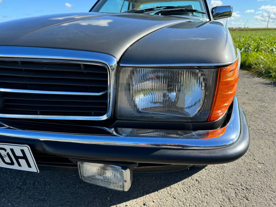 Image 177/196 of Mercedes-Benz 380 SLC (1980)