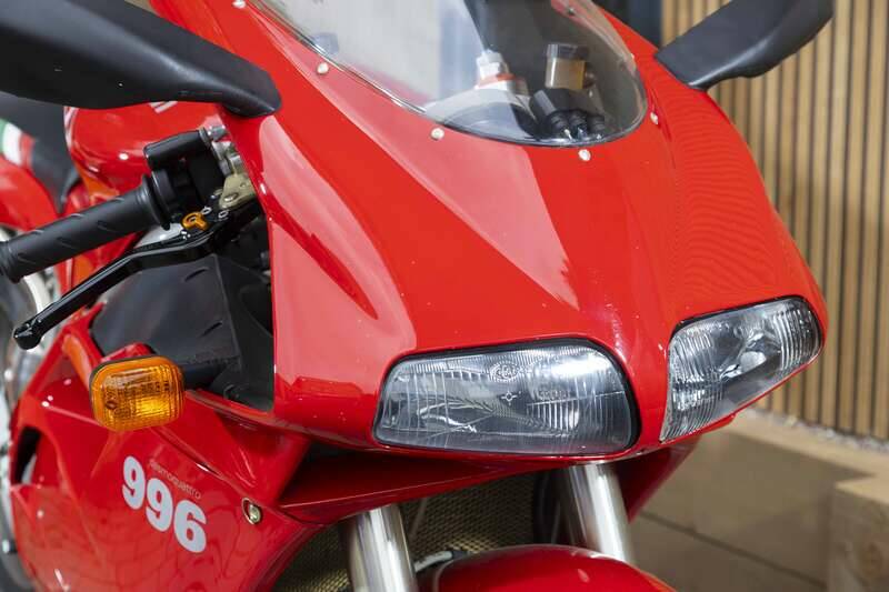 Bild 35/42 von Ducati 996 (2001)
