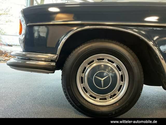 Image 14/25 of Mercedes-Benz 280 S (1970)