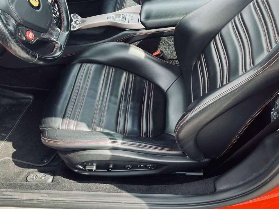 Image 18/49 of Ferrari California 30 (2013)