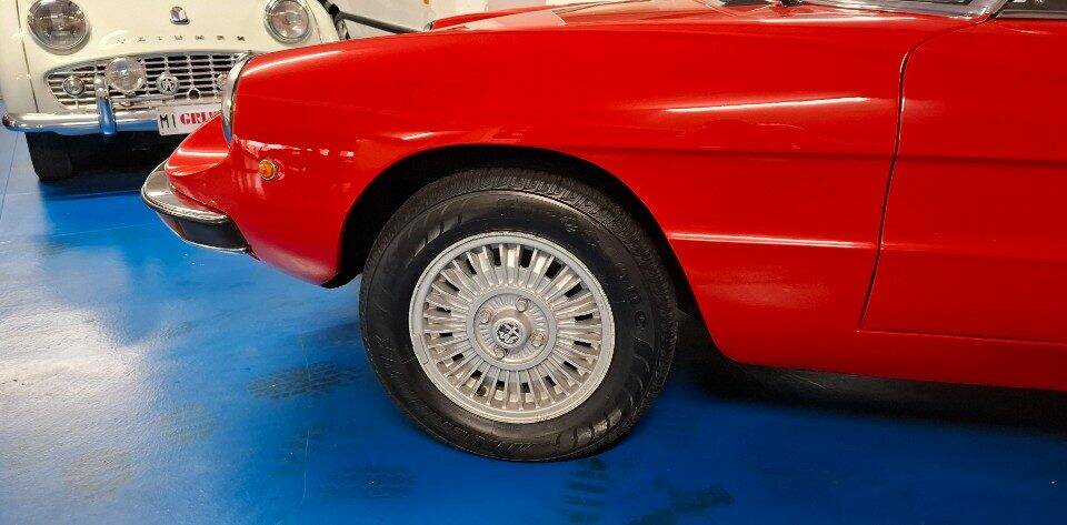 Image 41/43 of Alfa Romeo Spider Veloce 2000 (1982)