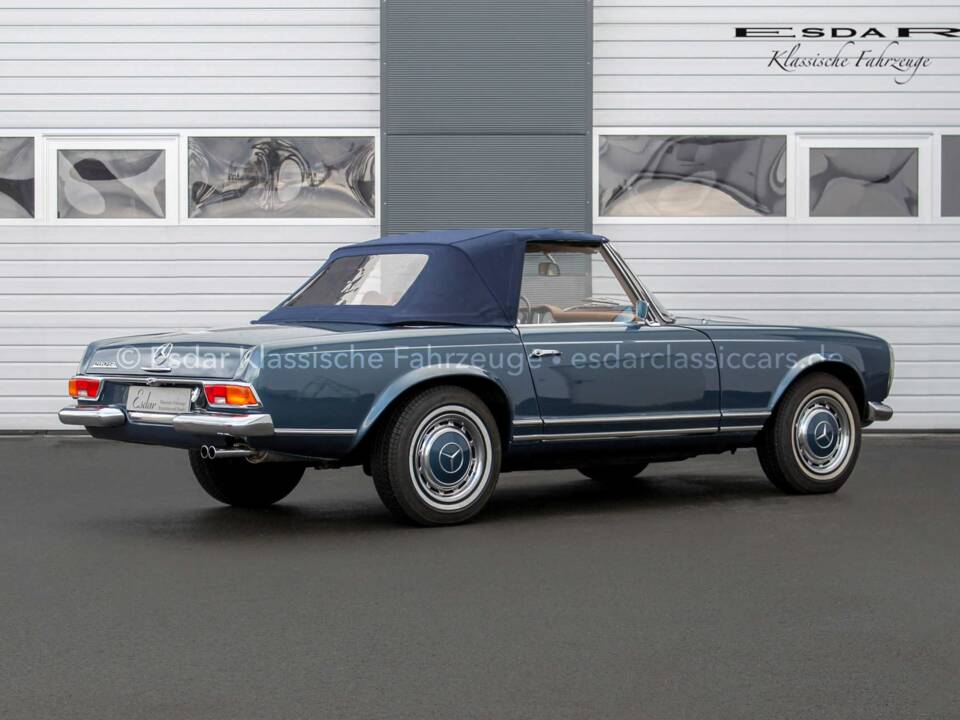 Afbeelding 3/41 van Mercedes-Benz 280 SL (1969)
