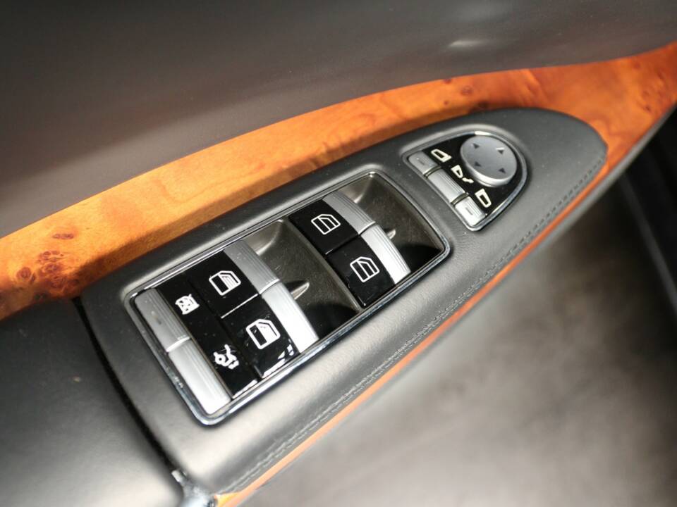 Image 12/78 of Mercedes-Benz S 600 L (2010)