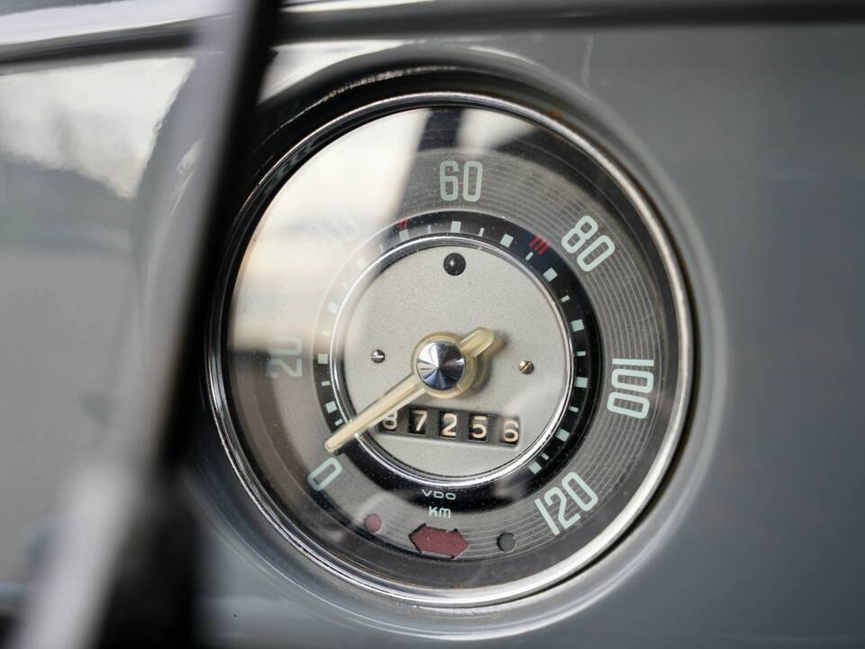 Image 49/50 de Volkswagen Käfer 1200 Standard "Ovali" (1955)