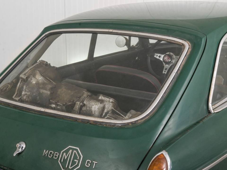 Afbeelding 43/50 van MG MGB GT (1968)