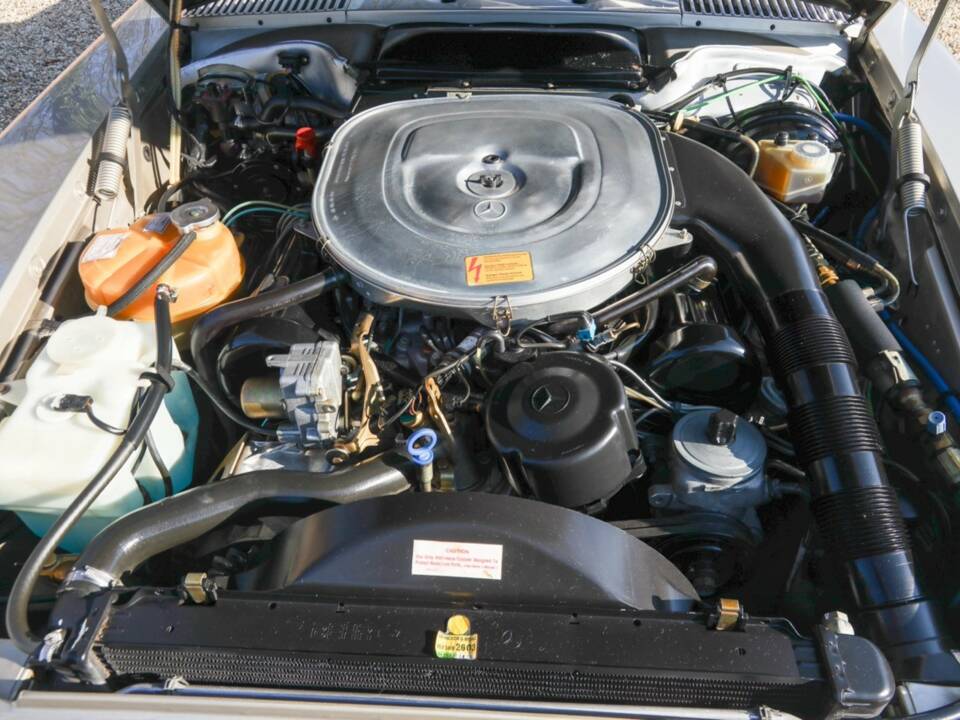Bild 25/50 von Mercedes-Benz 560 SL (1987)