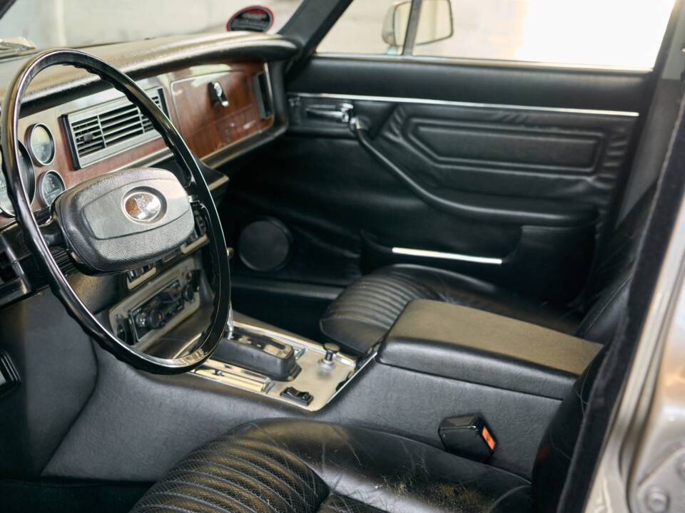 Bild 40/50 von Jaguar XJ 6 L 4.2 (1975)