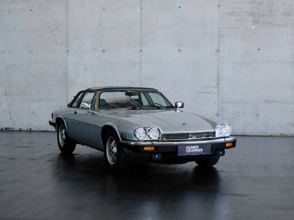 Image 7/47 of Jaguar XJ-SC 5.3 (1987)