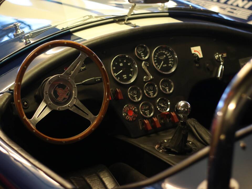 Image 4/57 of AC Cobra 427 (1965)