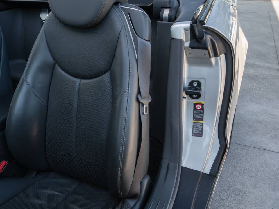 Image 59/86 de Mercedes-Benz SL 500 (2002)