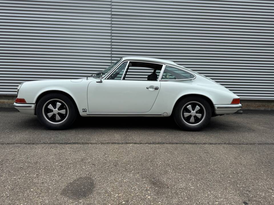 Afbeelding 2/57 van Porsche 911 2.4 T (1971)