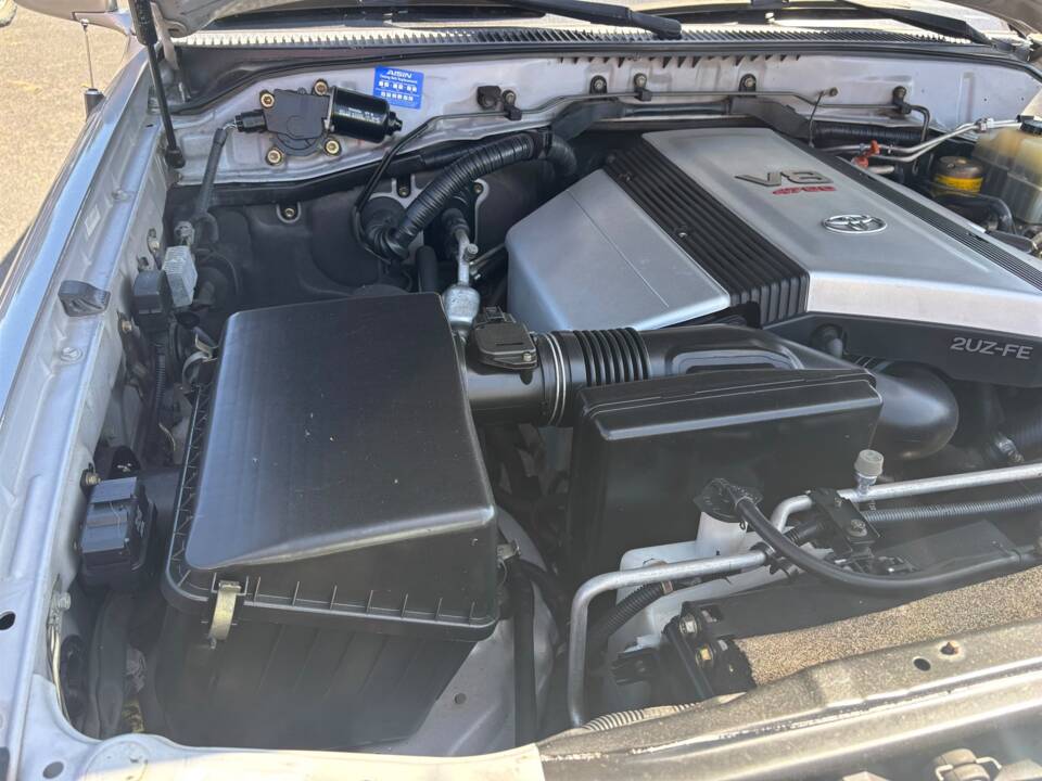 Image 27/28 of Toyota Land Cruiser J 100 V8 (2002)