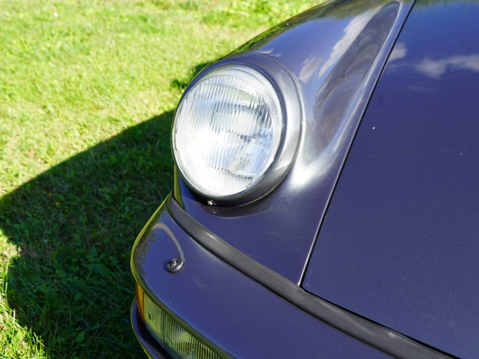 Imagen 44/52 de Porsche 911 Carrera 4 (1990)