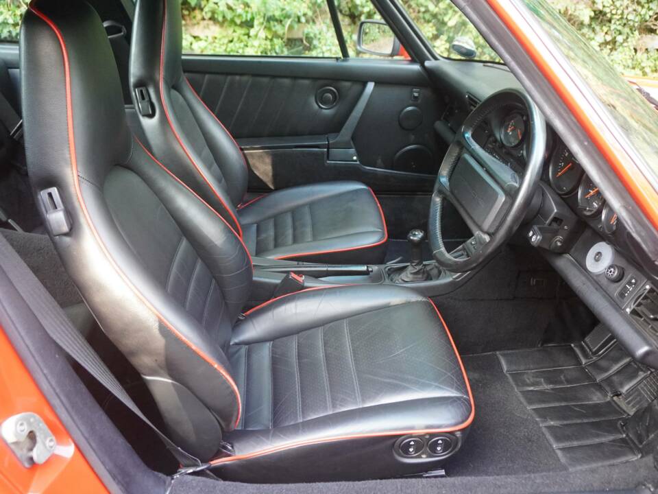 Image 15/23 de Porsche 911 Carrera 4 (1992)