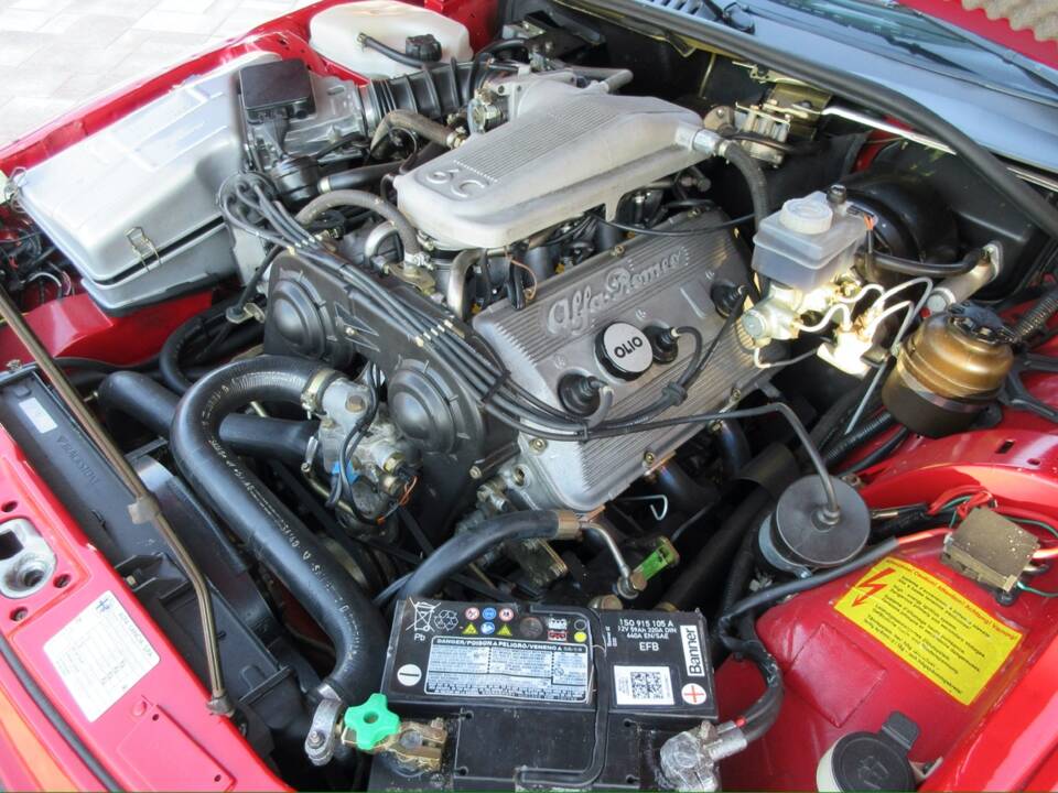 Image 22/32 of Alfa Romeo SZ (1990)