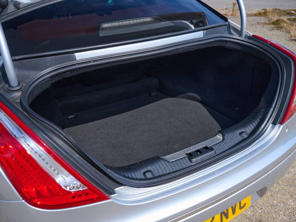 Bild 18/50 von Jaguar XJ 5.0 (2012)