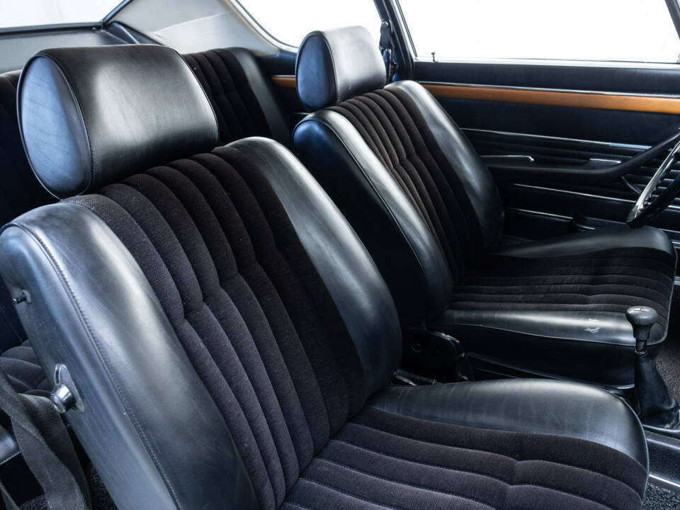 Image 13/26 of Audi 100 Coupe S (1973)