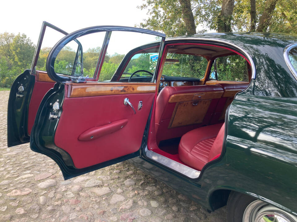 Image 47/52 de Jaguar 420 G (1967)