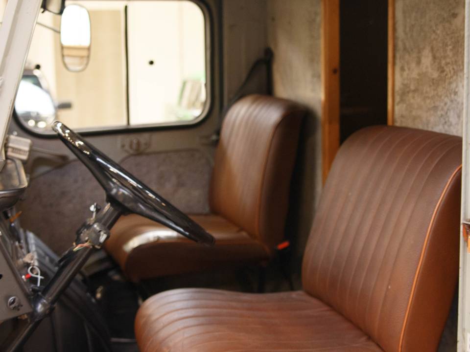 Bild 37/44 von Citroën HY (1974)