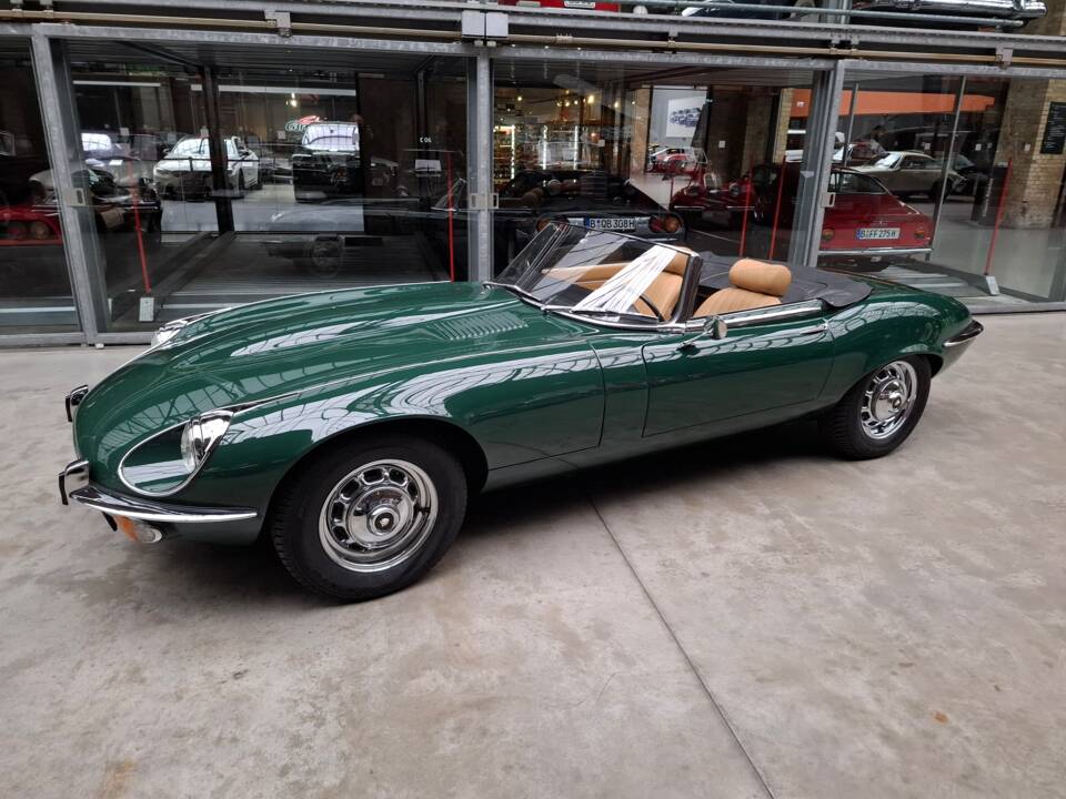 Image 22/29 de Jaguar Type E V12 (1975)