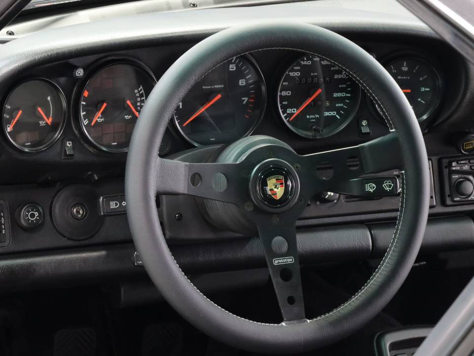 Afbeelding 9/34 van Porsche 911 Carrera 4 (1990)