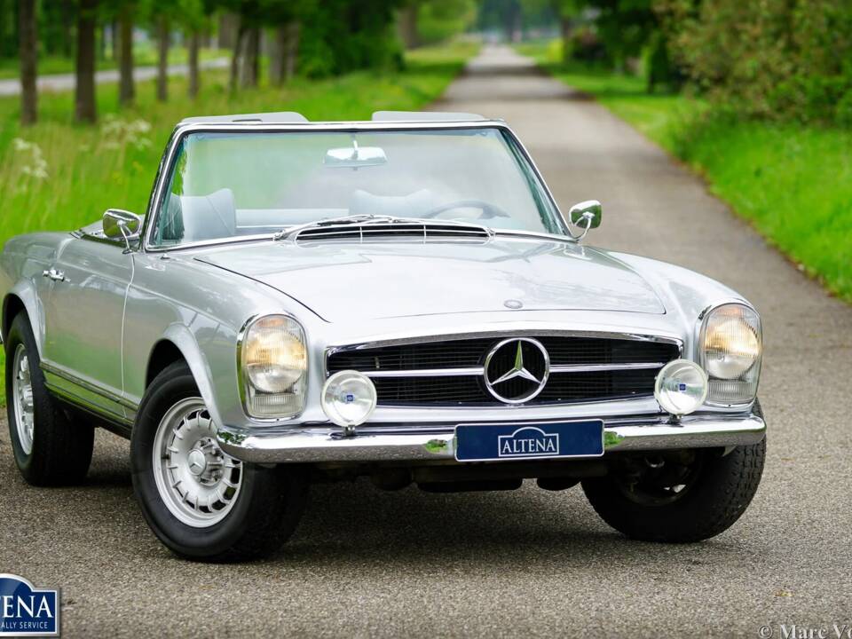 Image 4/49 of Mercedes-Benz 230 SL (1964)