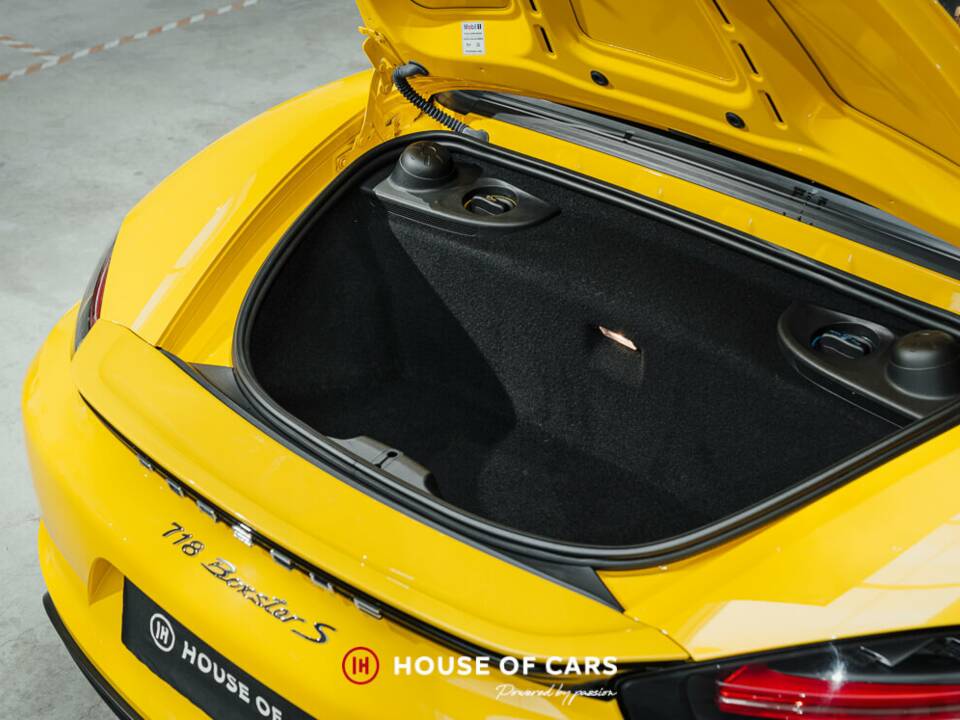 Image 13/25 of Porsche 718 Boxster S (2016)