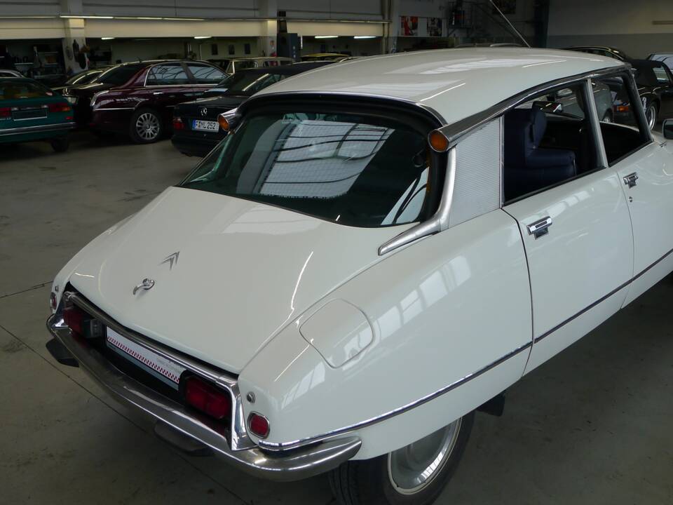 Bild 27/41 von Citroën D Super Familiale (1973)