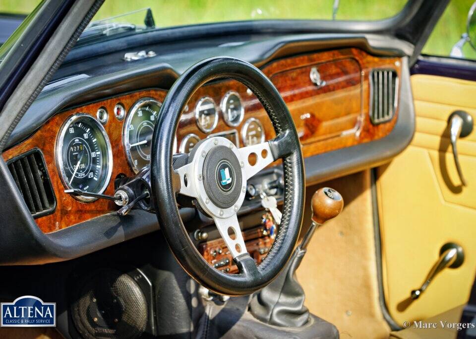 Immagine 27/36 di Triumph TR 4A IRS (1966)