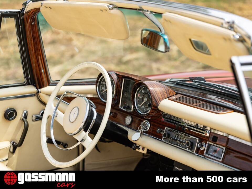 Image 14/15 of Mercedes-Benz 250 SE (1966)