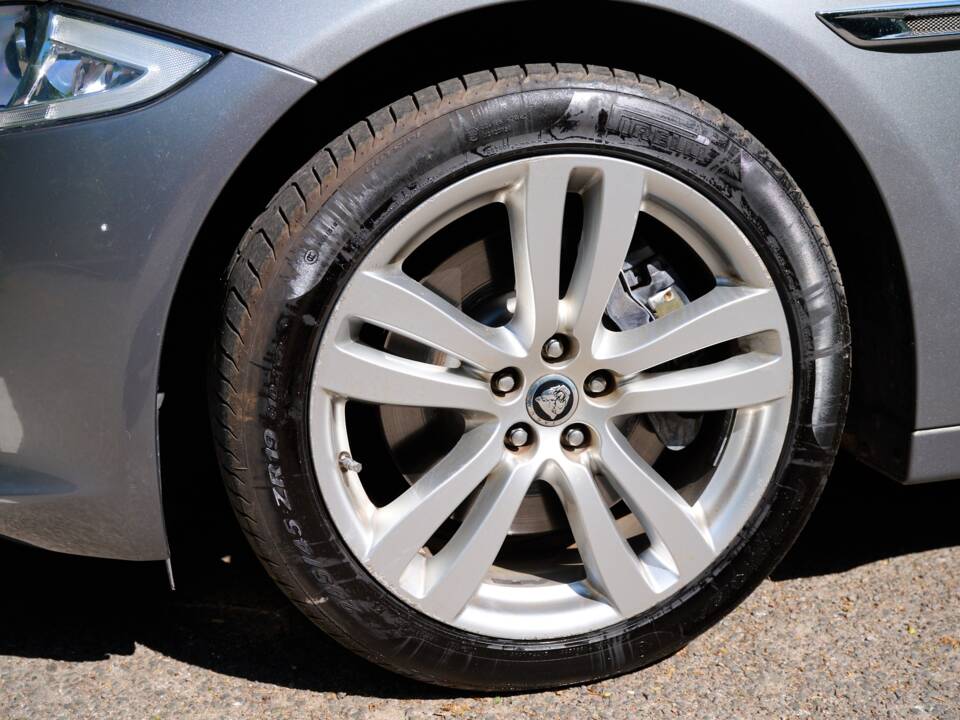 Image 23/50 of Jaguar XJ 5.0 (2012)