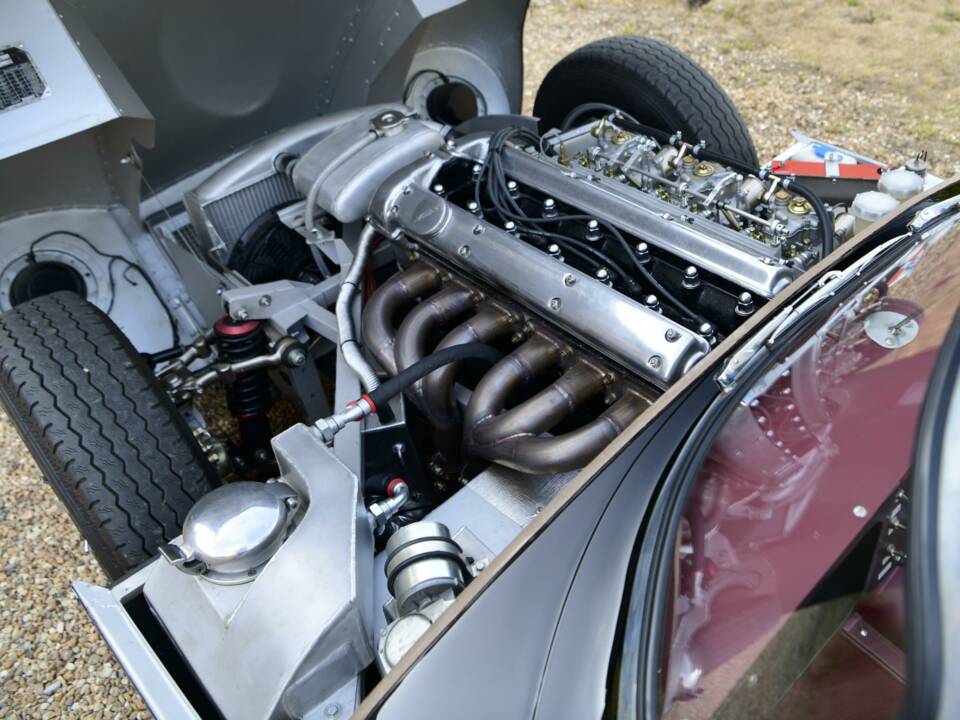 Afbeelding 44/50 van Jaguar XK-SS (1967)
