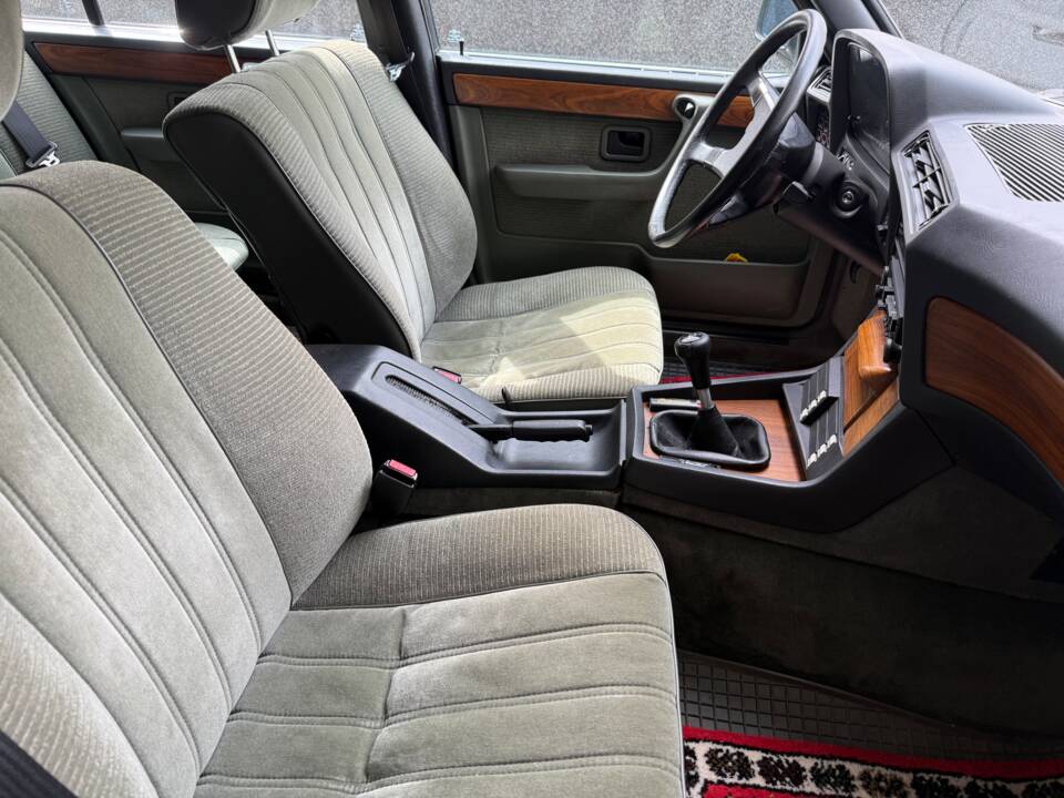 Bild 10/15 von BMW 735i (1984)