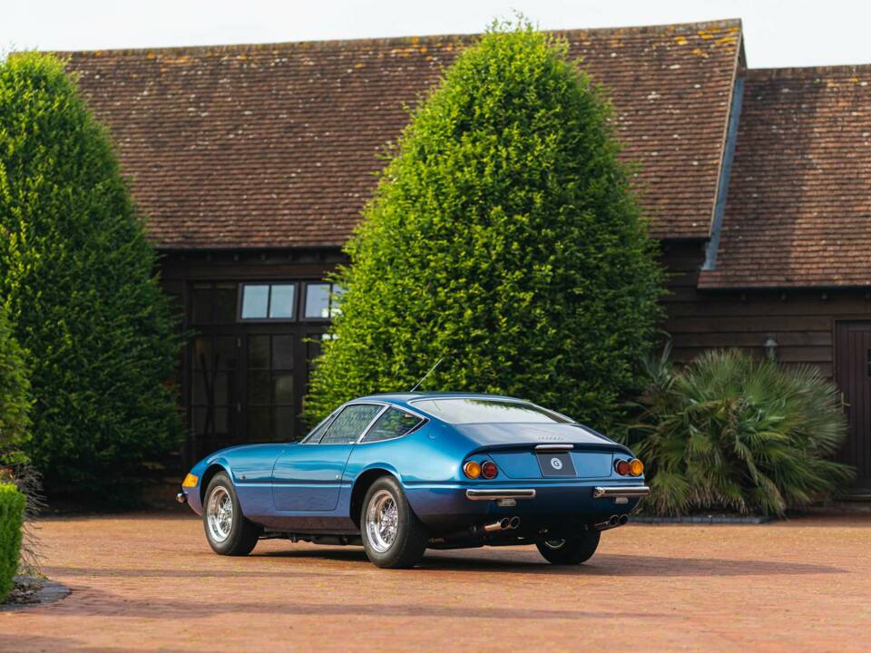 Image 7/30 de Ferrari 365 GTB&#x2F;4 Daytona (1973)