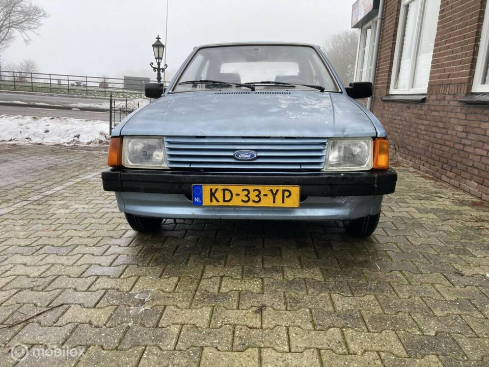 Bild 31/42 von Ford Escort 1.6 (1983)