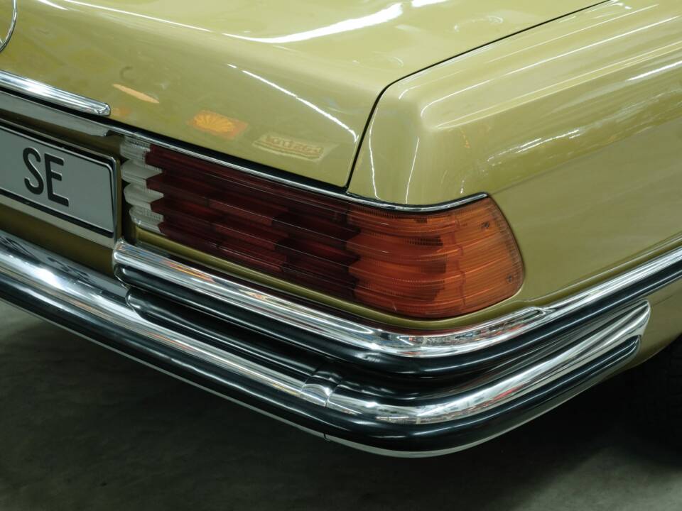 Image 49/50 de Mercedes-Benz 280 SE (1975)