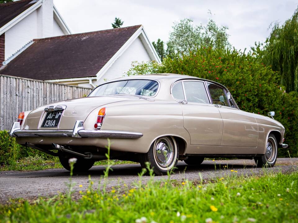 Image 3/40 of Jaguar Mk X 3.8 (1963)