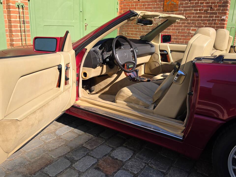 Image 14/100 of Mercedes-Benz 300 SL-24 (1991)