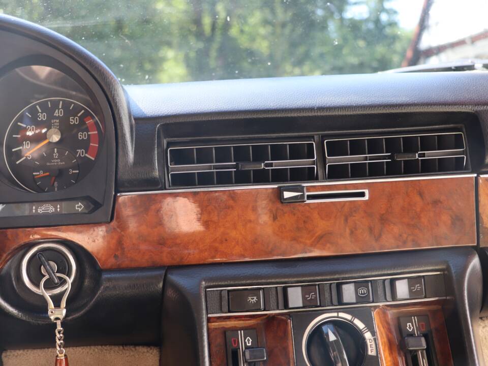 Image 44/57 de Mercedes-Benz 450 SEL 6,9 (1977)