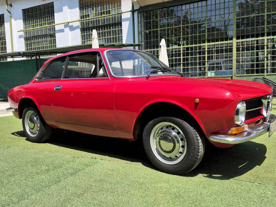 Afbeelding 9/63 van Alfa Romeo Giulia GT 1300 Junior (1971)