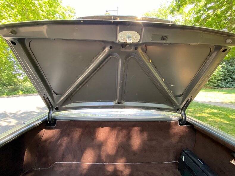 Immagine 48/50 di Mercedes-Benz 420 SL (1989)