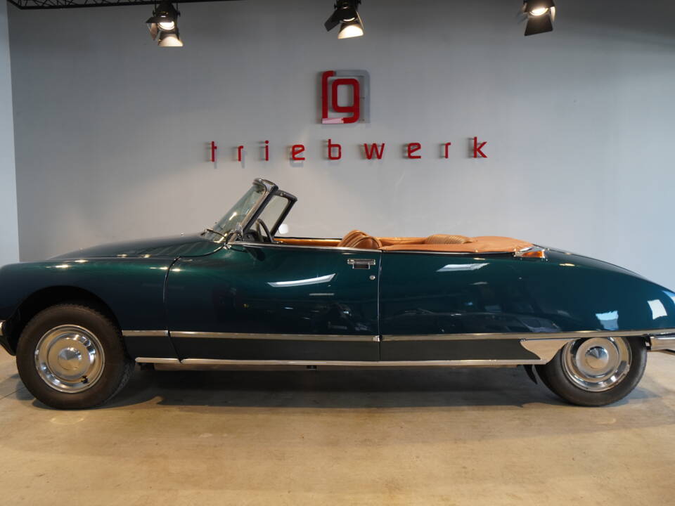 Image 13/21 of Citroën DS 20 (1972)
