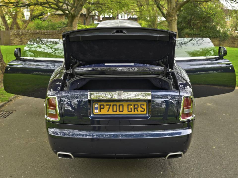 Image 14/50 of Rolls-Royce Phantom Coupé (2012)