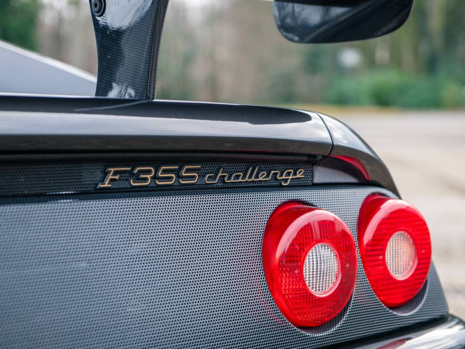 Image 15/35 de Ferrari F 355 Challenge (1995)