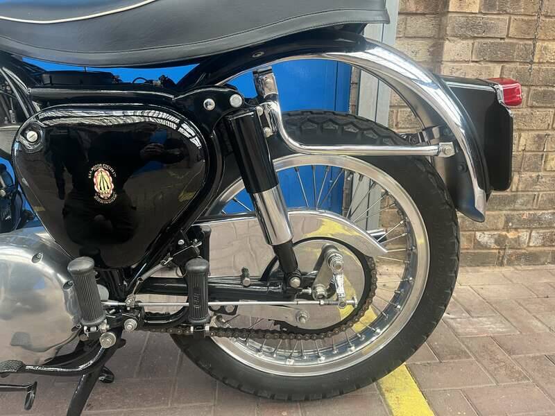 Imagen 10/19 de BSA DUMMY (1953)