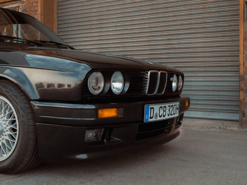 Image 21/42 of BMW 320is (1989)