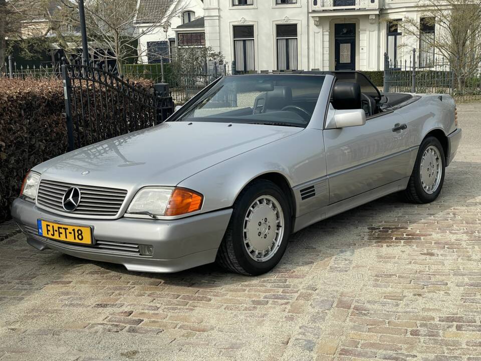 Afbeelding 3/8 van Mercedes-Benz 300 SL (1992)