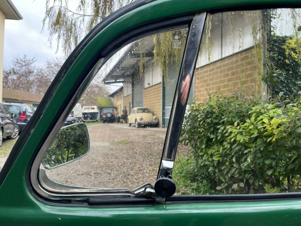 Image 22/43 of Volkswagen Beetle 1200 (1970)